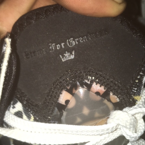 I seen how rare they where so I decided why not sell them for a affordable price - Picture 4 of 10